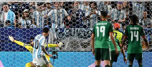 世界杯-阿根廷3-0阿尔及利亚 梅西戴帽并列世界杯历史射手王