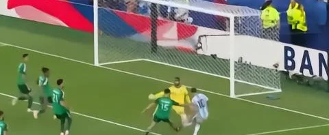半场：阿根廷1-0阿尔及利亚，梅西打入个人世界杯第14球