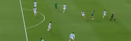 半场：阿根廷1-0阿尔及利亚，梅西打入个人世界杯第14球